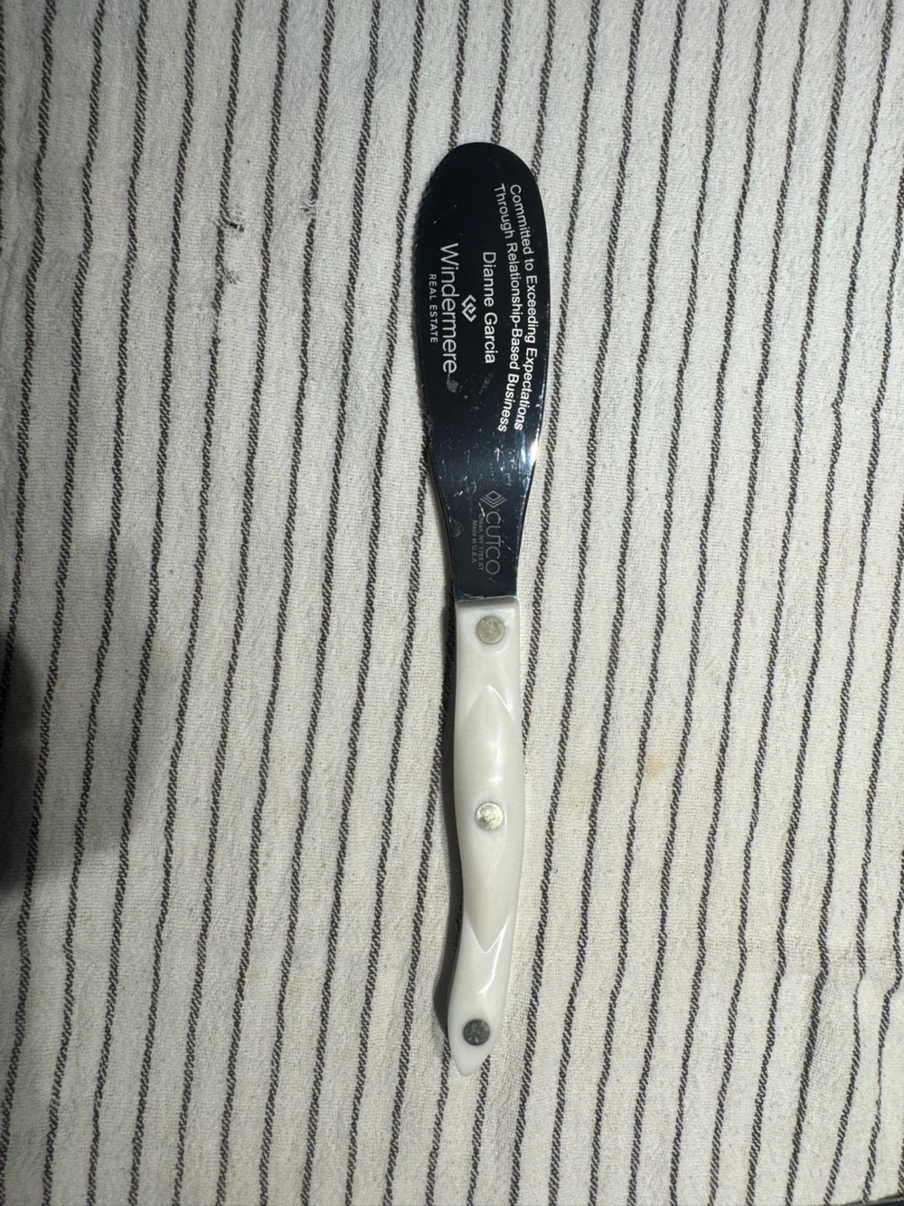 Cutco White Handle Spreader with Stainless Blade